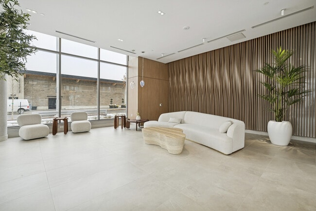 Photo - 333 Sunseeker Ave