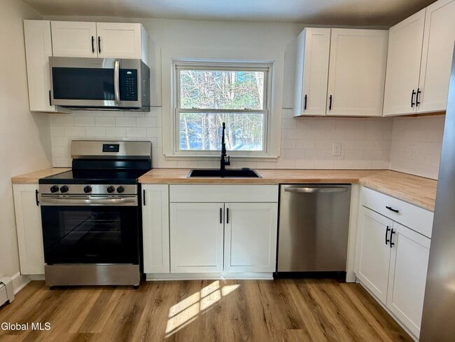 Photo - 98 Willow St