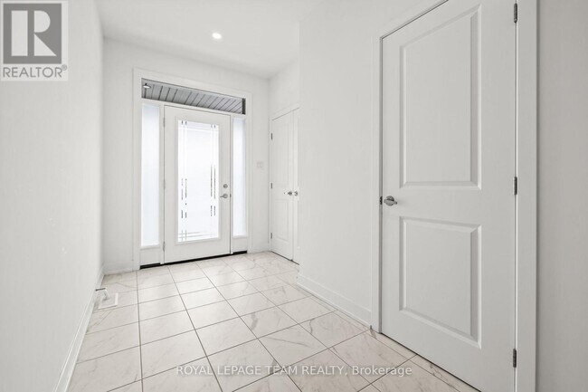 Photo - 47 Moosonee Cres