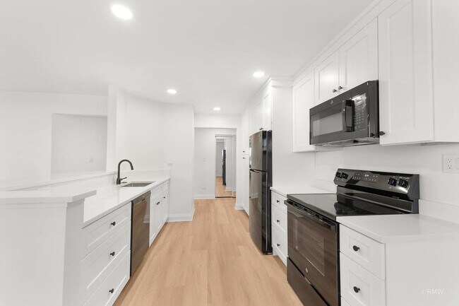 Photo - 224 S Rush St Unit 3A