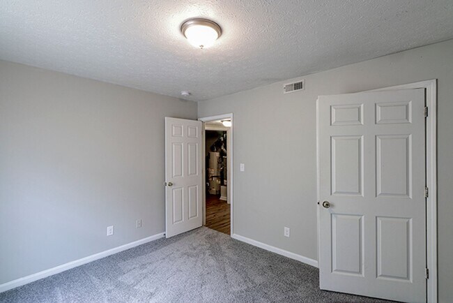 Photo - 8508 Standing Oak Dr Unit 1