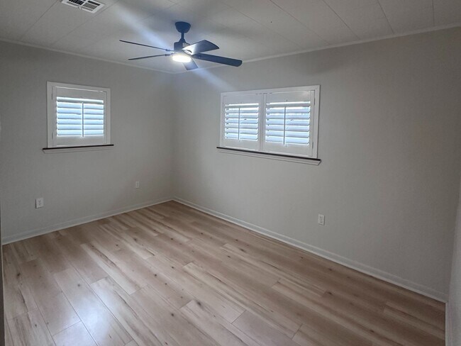 Photo - 2048 Studio Ln