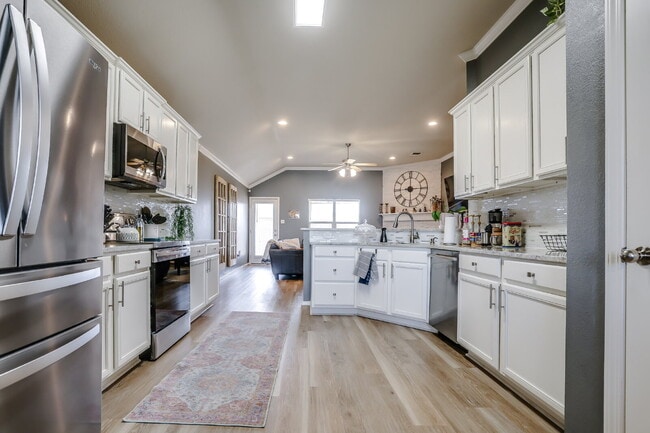 Photo - Stunning & Spacious Three Bedroom Home in Frenship School District!