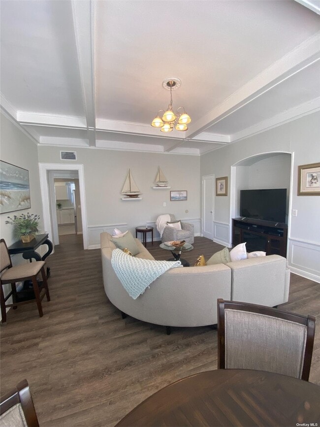 Photo - 157 B Long Beach Blvd