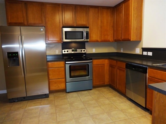 Photo - 5015 Whitfield Ct