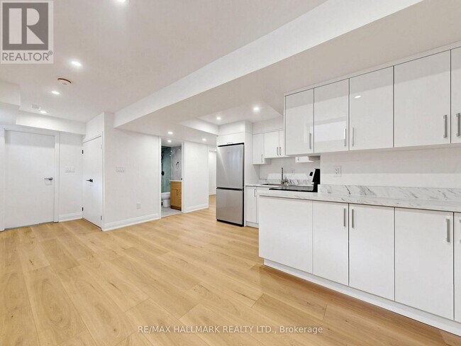Photo - 2205 Victoria Park Ave