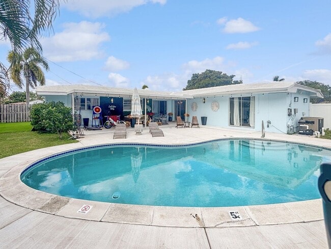 Photo - 100 SW 17th St