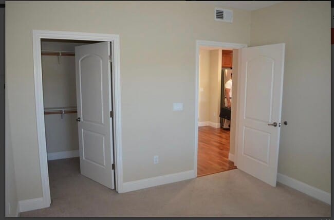 Building Photo - Ultra High End Apartment Unit 210