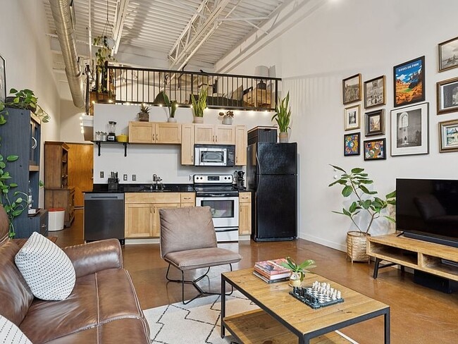 Building Photo - 1400 Rosa L Parks Blvd Unit 223