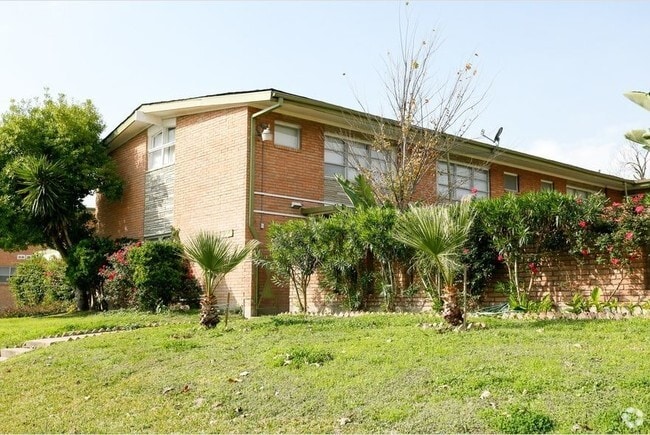 Building Photo - 3834 Glen Arbor Dr Rental