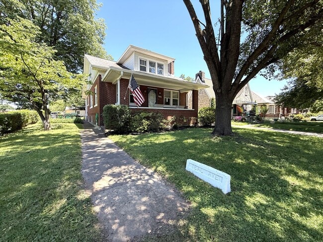 Building Photo - Charming 5 Bedroom 2 Bath Home located in Audubon Park
