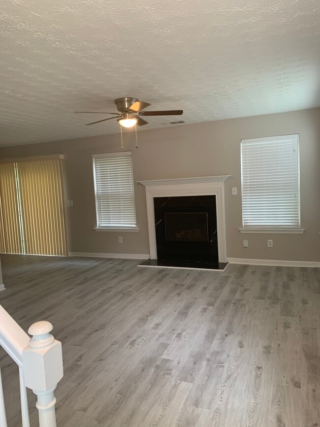 Photo - 289 Silver Ridge Dr