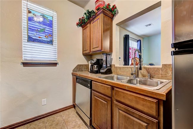 Photo - 1812 E Alameda St