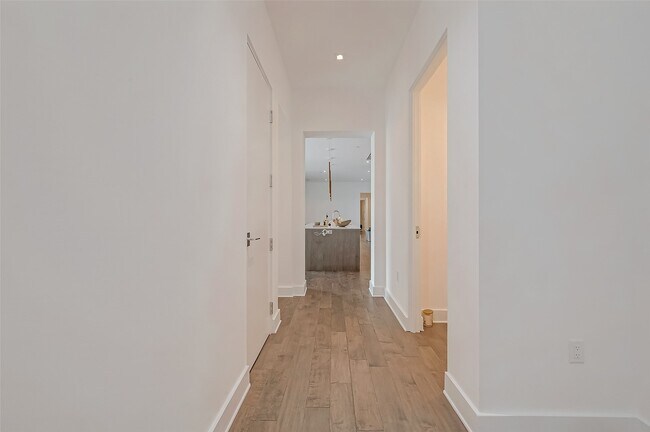 Photo - 2710 Steel St