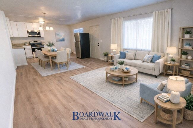 Building Photo - 253 E Crestone Ave Unit 253 E Crestone Ave #B