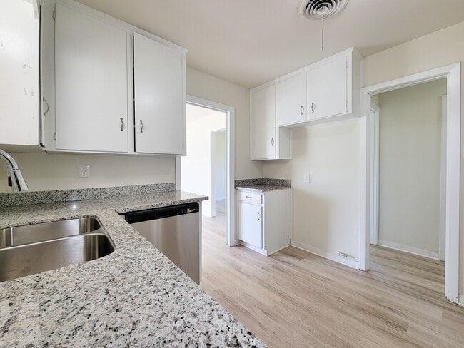 Photo - 133 S Yaupon St