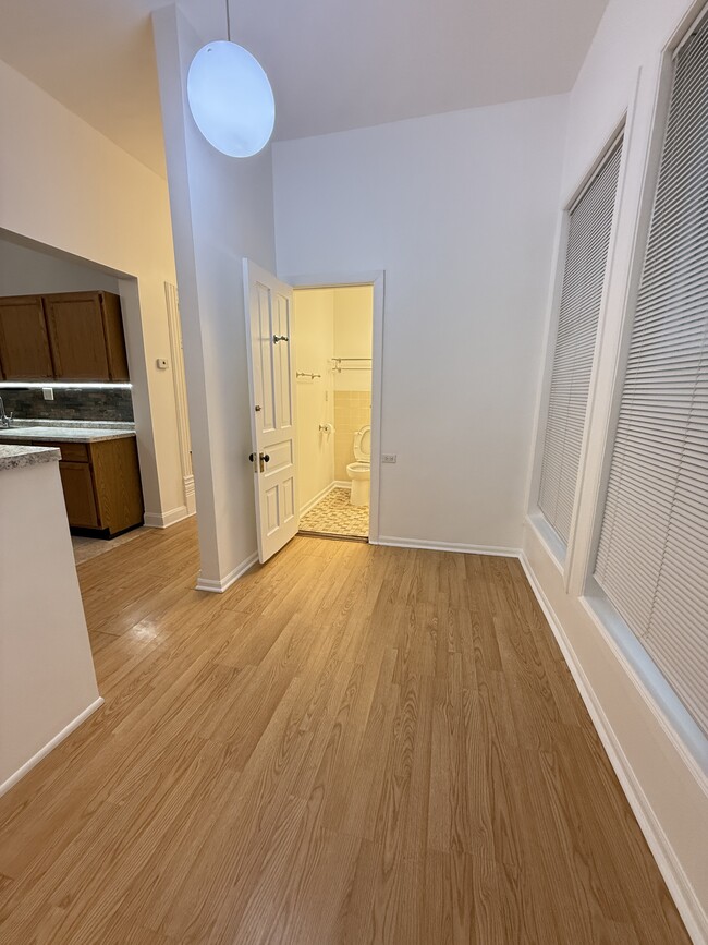 Photo - 2254 N Clark St Unit #2