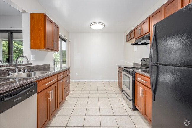 1BR, 1BA - 804SF - Kitchen
