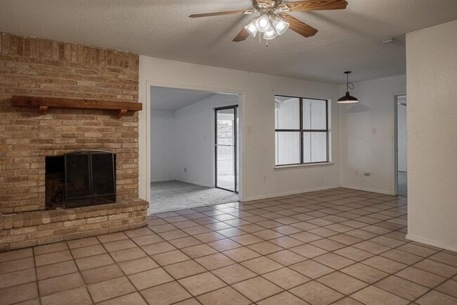 Photo - 104 Sombrero Dr