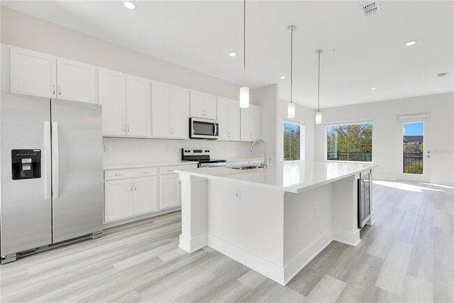 Photo - 320 Center Lake Ln