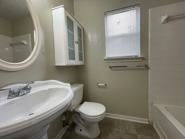 Photo - 1701 West Ln