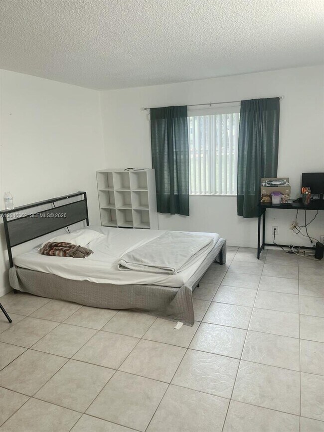 Photo - 5961 N Falls Cir Dr Unidad 109