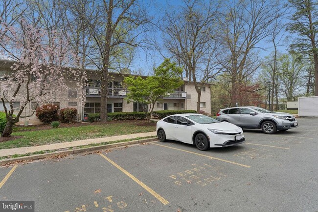 Building Photo - 7704 Donnybrook Ct Unit 102
