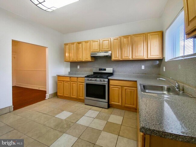 Photo - 5726 Florence Ave