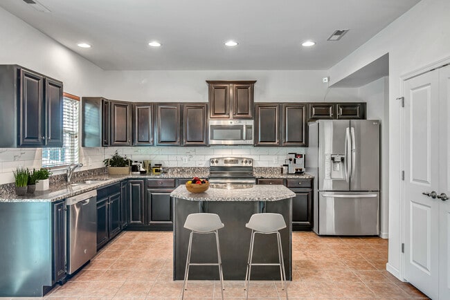 Photo - 290 Cobblestone Landing