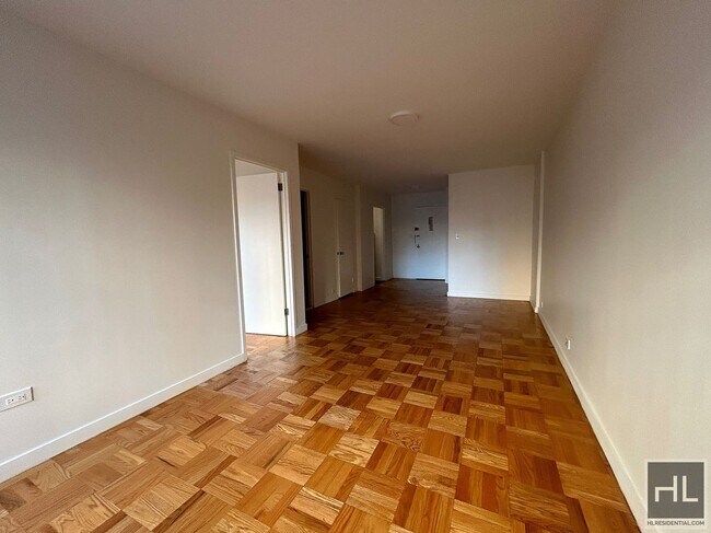 Photo - Fourth Avenue Unidad 12J