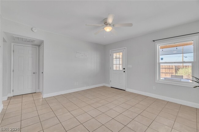 Photo - 235 Zinc St