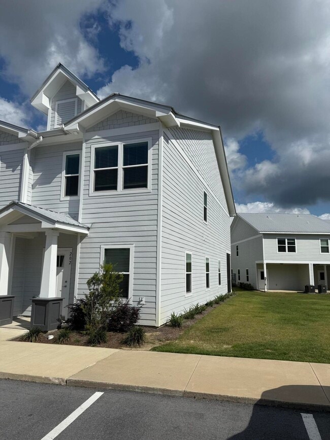 Photo - 202 Date Palm Ln