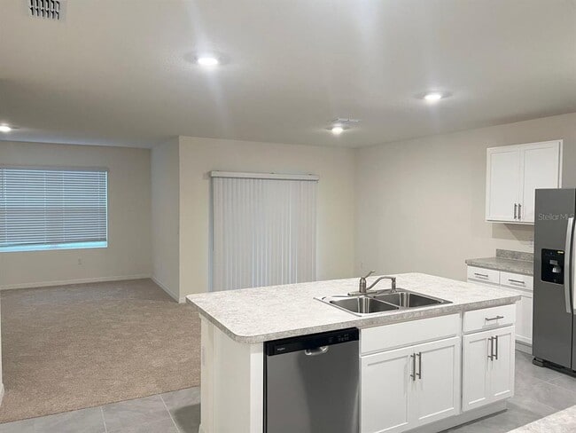 Photo - 709 Versailles Ln