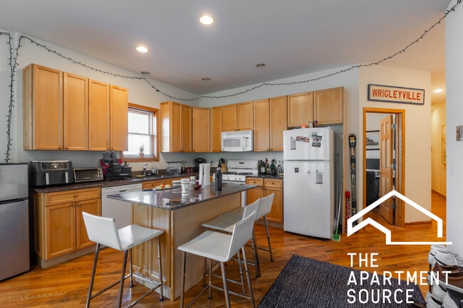 Photo - 2743 N Southport Ave Condo Unit 1N