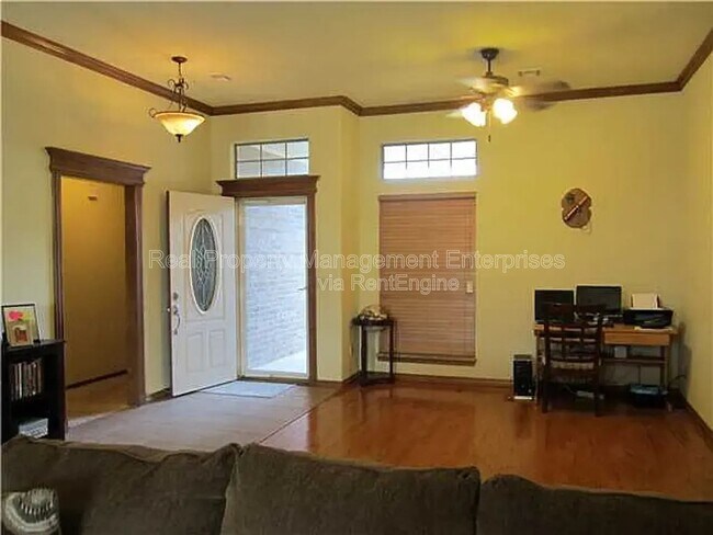 Photo - 9025 NW 92nd St