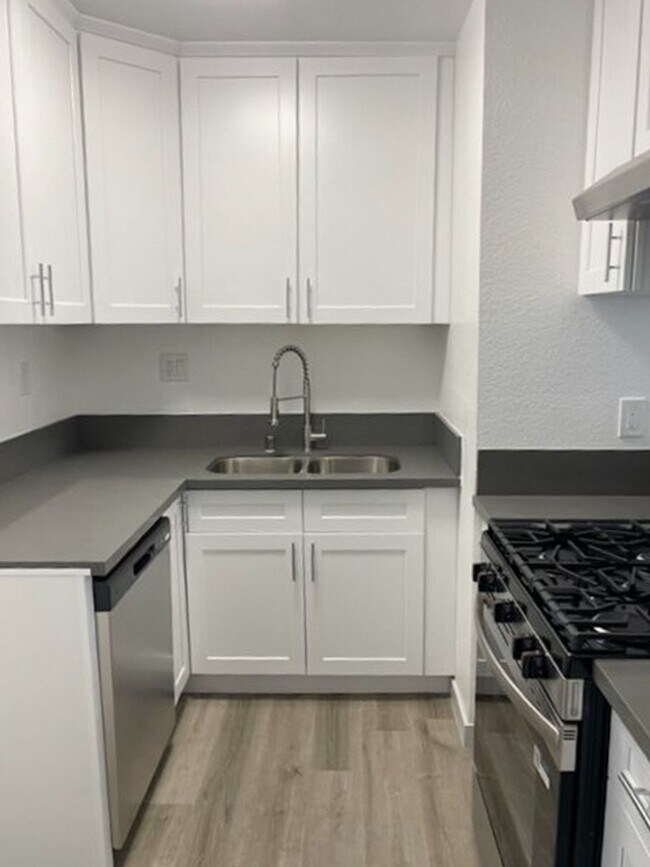 Photo - 12020 Grevillea Ave