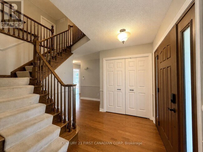 Photo - 179 Sunnyside Dr