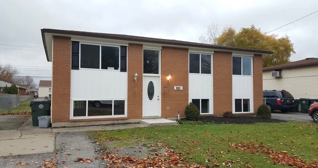 Building Photo - 235 Argus Dr Unit Lower