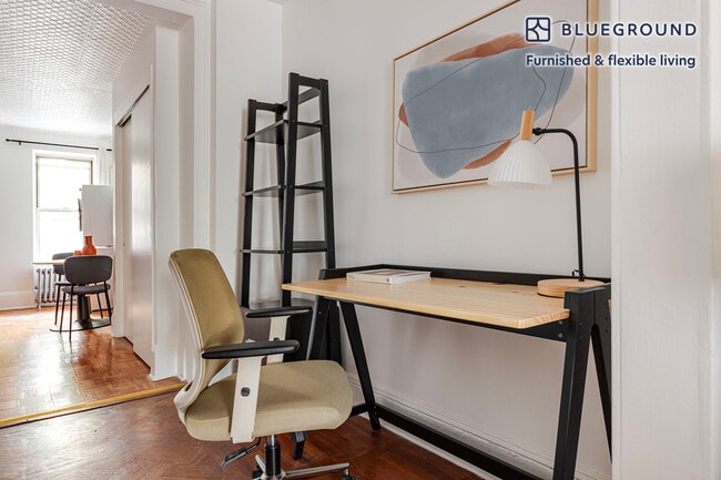 Photo - 327 E 10th St Unit FL2-ID2161