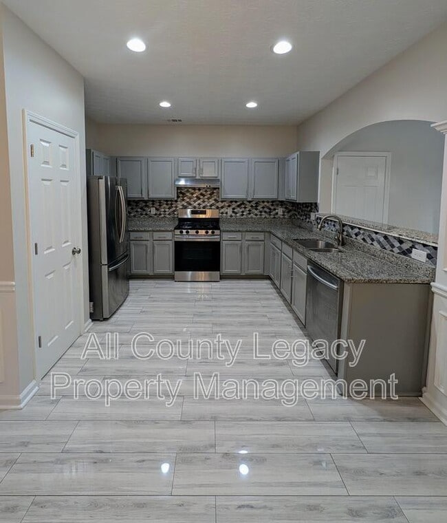 Photo - 2537 Emma Way NW