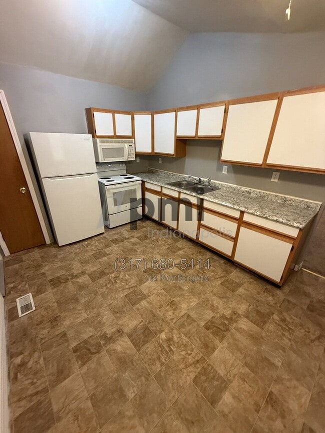 Photo - 2077 Cicero Rd