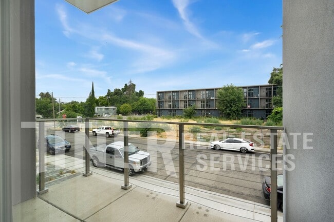 Photo - 425 G St