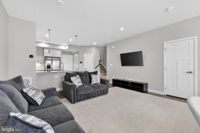 Photo - 100 Lawndale Dr