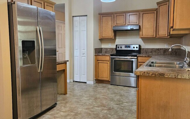 885 SW Jaguar Dr