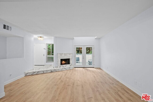 Photo - 7904 Topanga Canyon Blvd