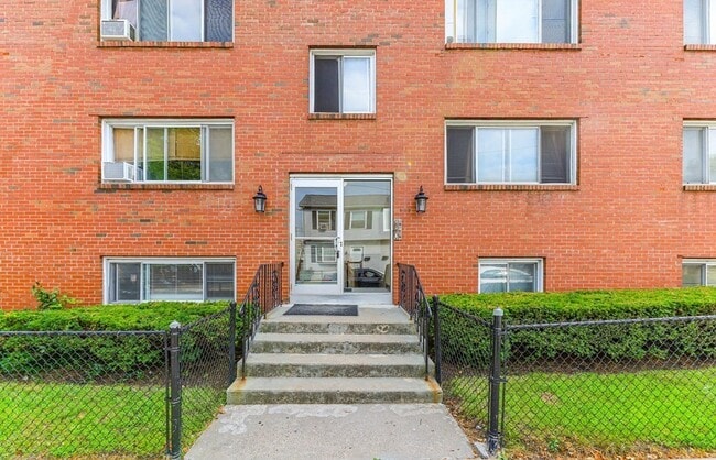 Photo - 4090 Washington St Unit 2