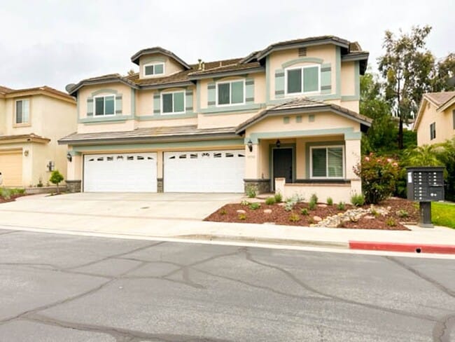 Photo - **STUNNING** 8 BEDROOM SOLAR HOME IN GATED...