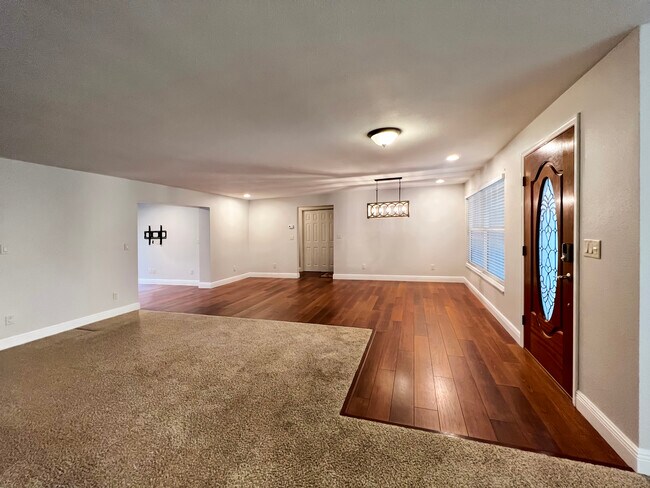 Photo - 1858 Oak Park Dr S