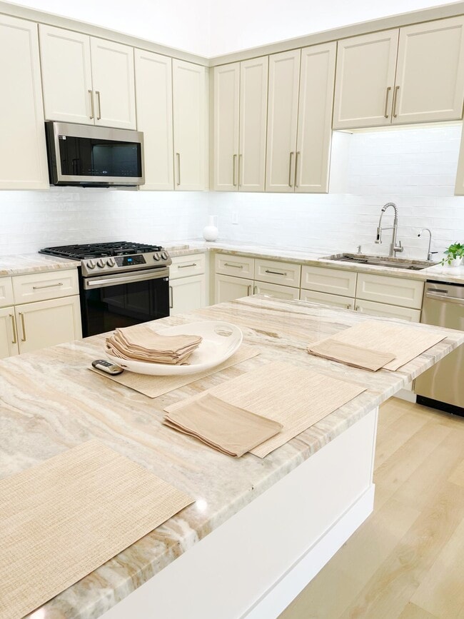 Photo - 3345 Pine Hill Trail