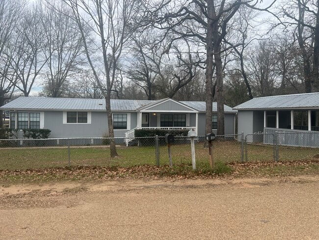 Photo - 2140 Hickory St